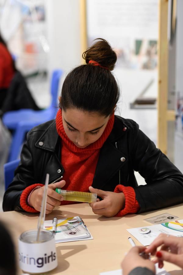 En imágenes, la jornada en Sevilla «Las niñas y la ciencia»