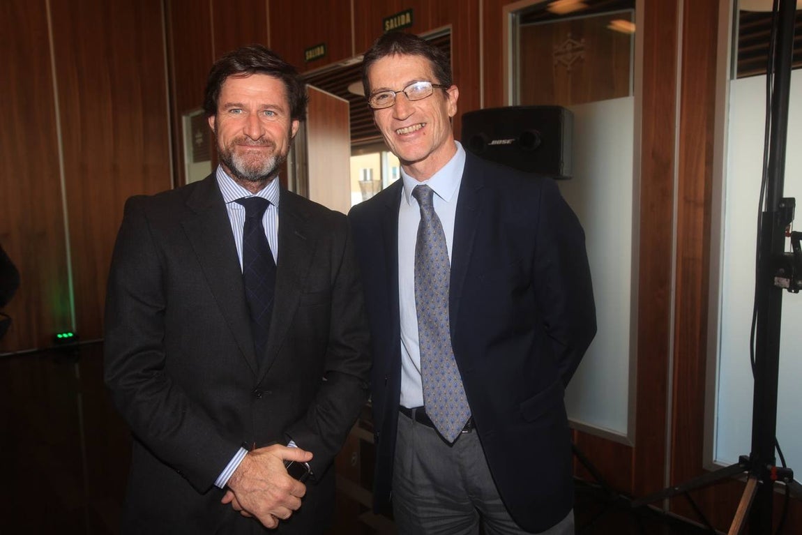 FOTOS: Antonio Garrigues Walker aborda en Cádiz el modelo social actual