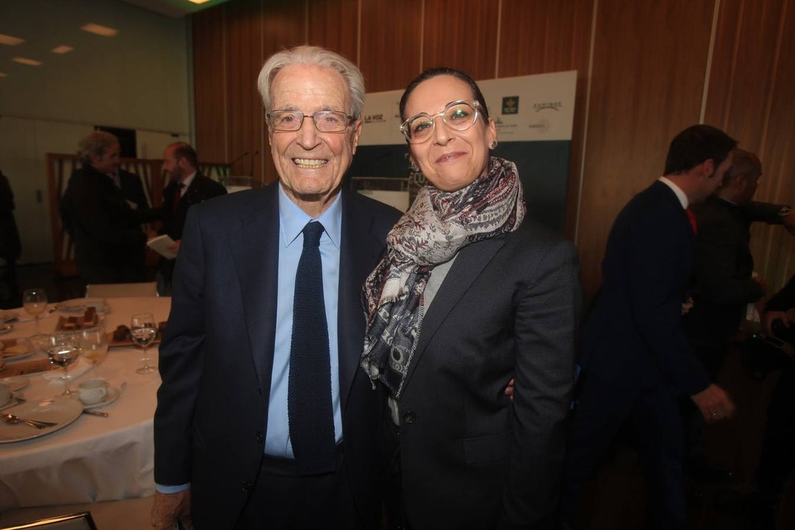 FOTOS: Antonio Garrigues Walker aborda en Cádiz el modelo social actual