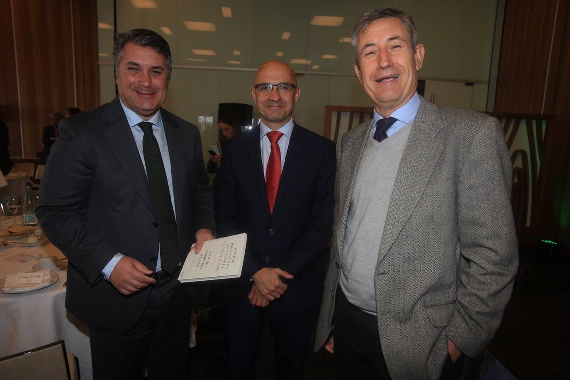 FOTOS: Antonio Garrigues Walker aborda en Cádiz el modelo social actual