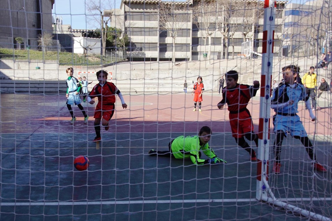 Las mejores imágenes del encuentro de futsal alevín entre el Asunción Cuestablanca y el Amor de Dios. 