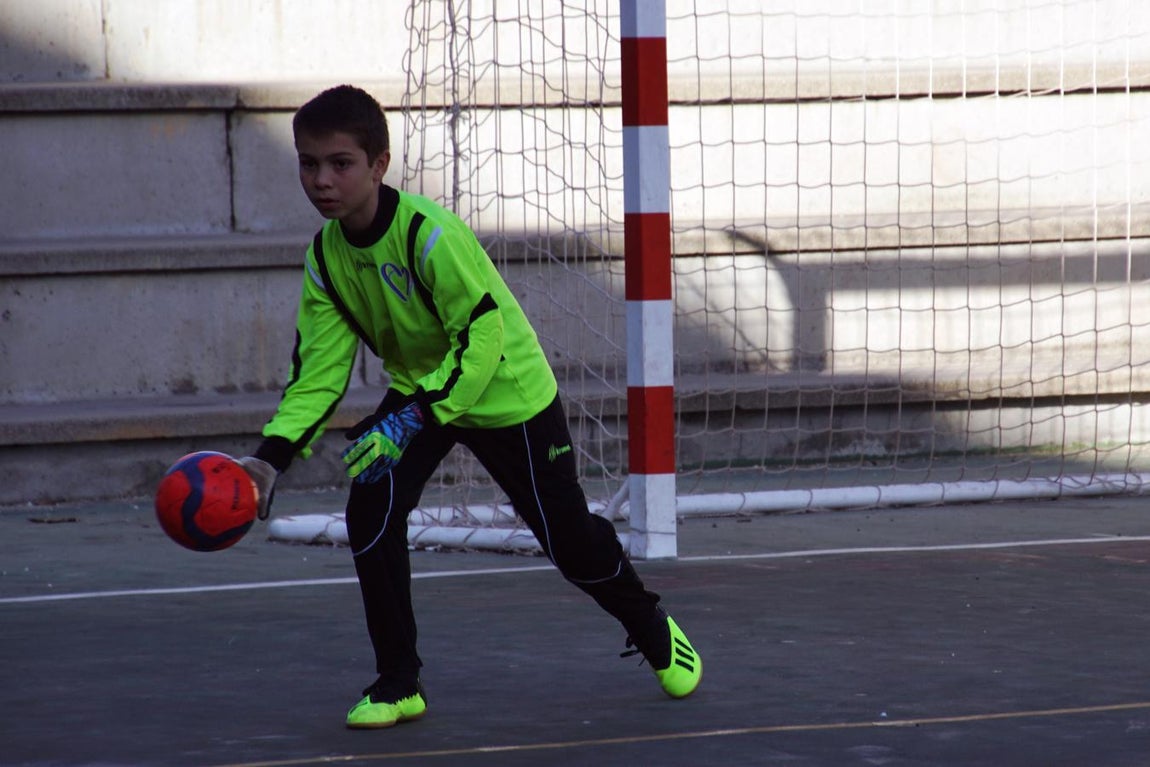 Las mejores imágenes del encuentro de futsal alevín entre el Asunción Cuestablanca y el Amor de Dios. 