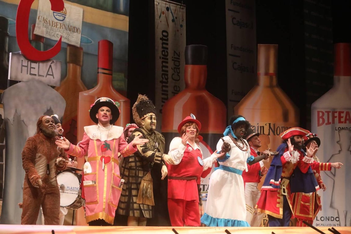 FOTOS: chirigota Los que vienen de etiqueta