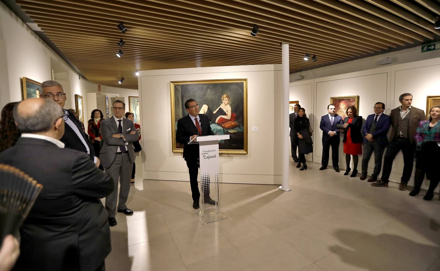 La exposición «Enrique Ochoa. La mirada de la mujer», en imágenes