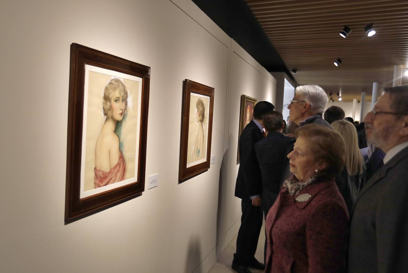 La exposición «Enrique Ochoa. La mirada de la mujer», en imágenes