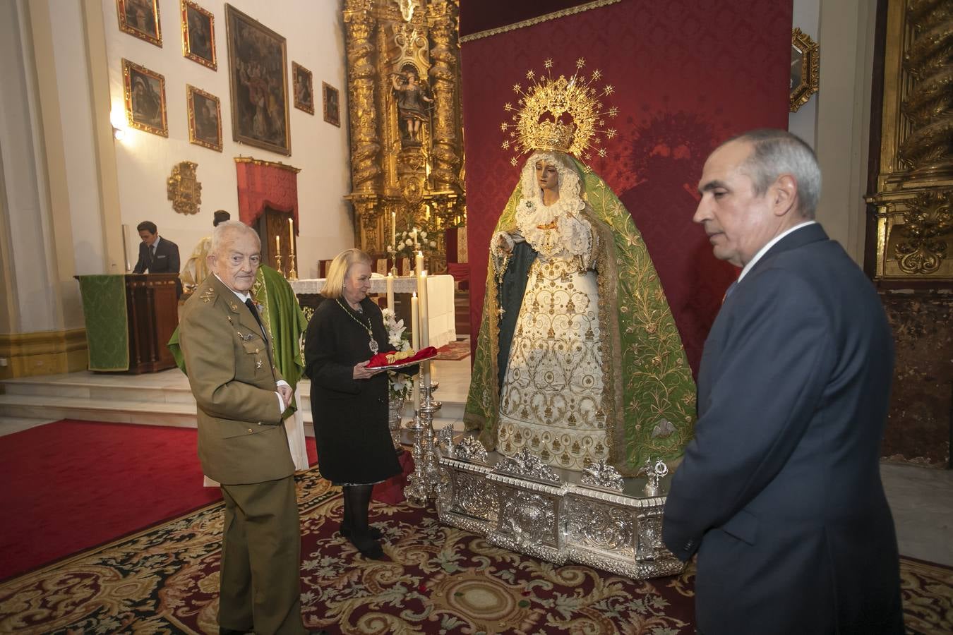 La imposición del fajín de general a la Esperanza de Córdoba, en imágenes