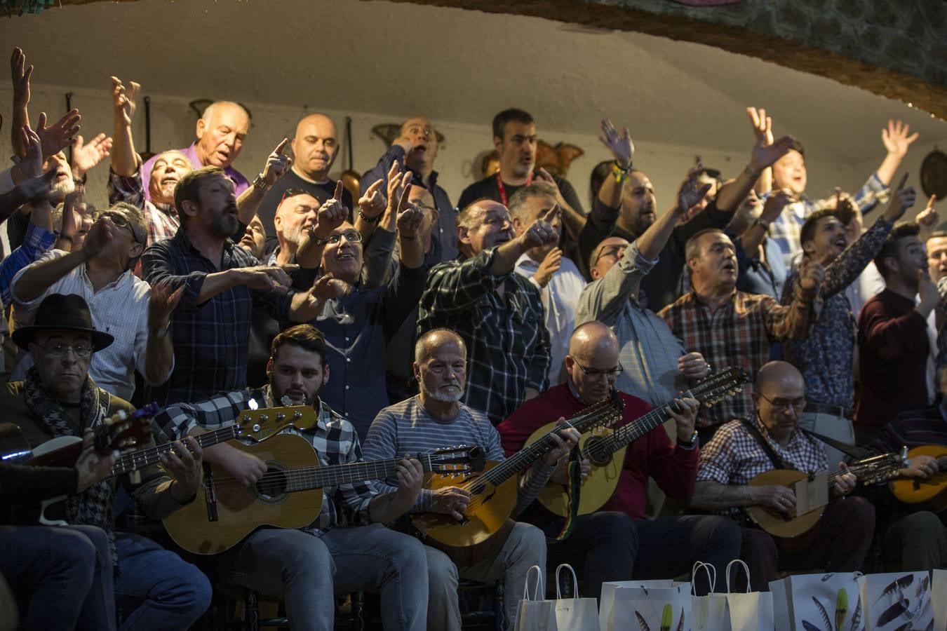 FOTOS: La Gambada de la Peña La tertulia de Doña Frasquita pone sabor al Carnaval de Cádiz