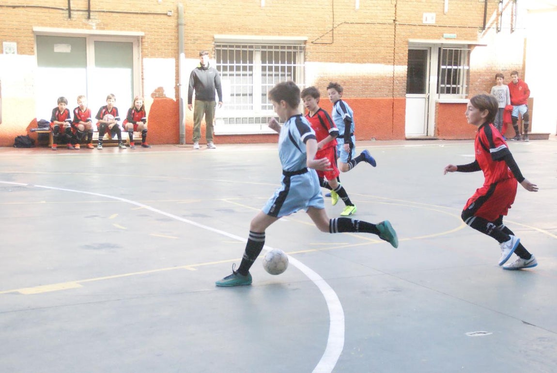 Las mejores imágenes del partido de fútbol sala entre Sagrada Familia Jorge Juan &quot;A&quot; y Nuestra Señora Consolación &quot;B&quot;