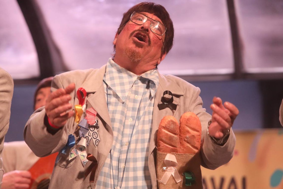 FOTOS: Chirigota Los cachito pan en el COAC 2019