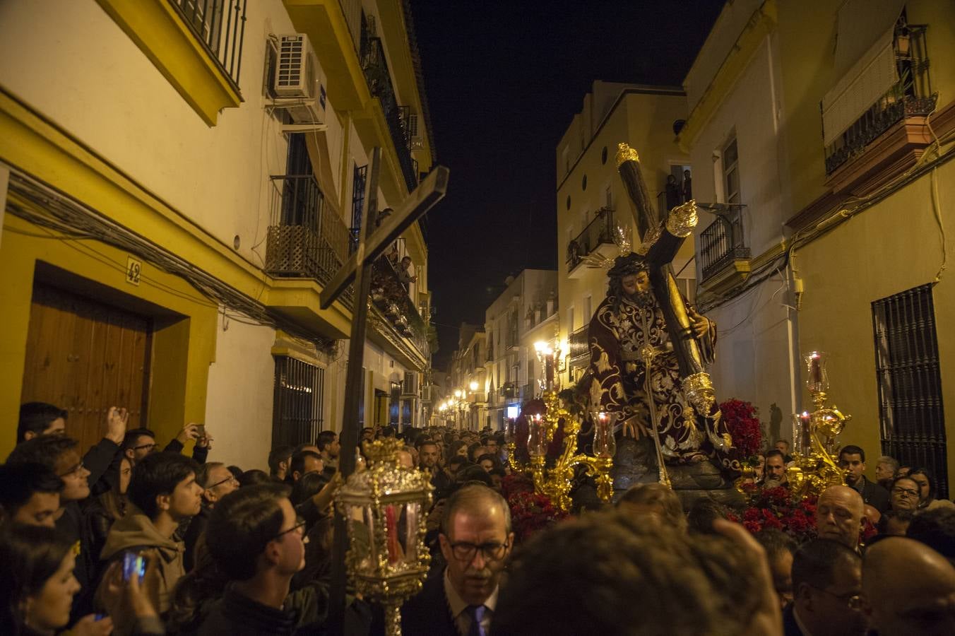 Galería del vía crucis del Cristo de las Tres Caídas de Triana