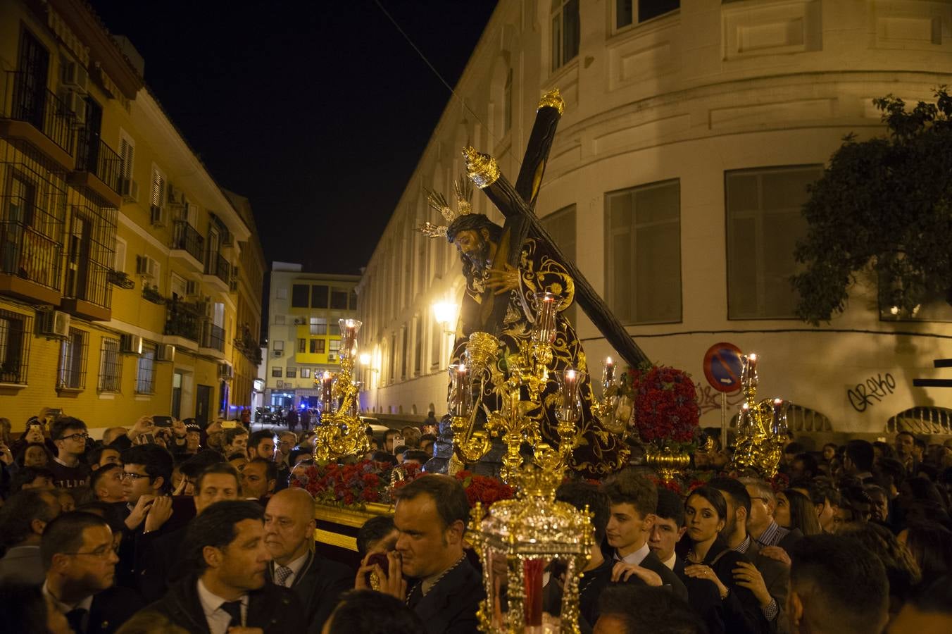 Galería del vía crucis del Cristo de las Tres Caídas de Triana