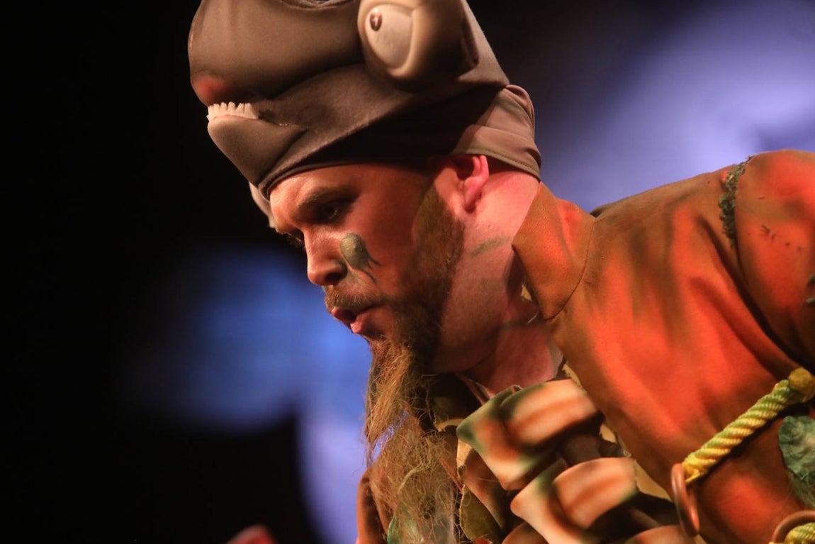 FOTOS: chirigota La maldición de la lapa negra