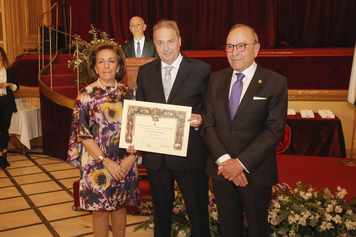 La entrega de las Insignias de Oro del Círculo de la Amistad, en imágenes