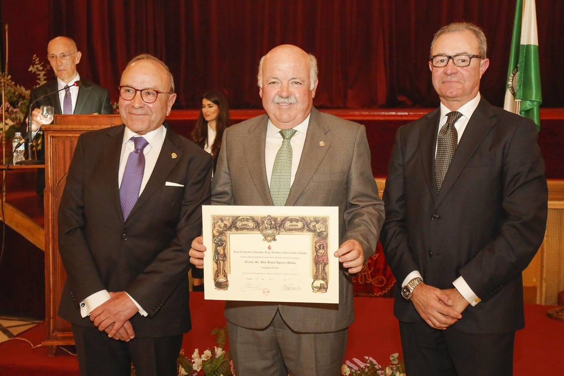 La entrega de las Insignias de Oro del Círculo de la Amistad, en imágenes