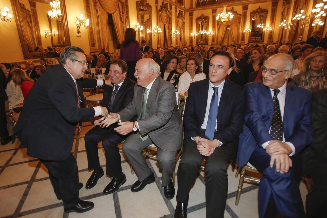 La entrega de las Insignias de Oro del Círculo de la Amistad, en imágenes