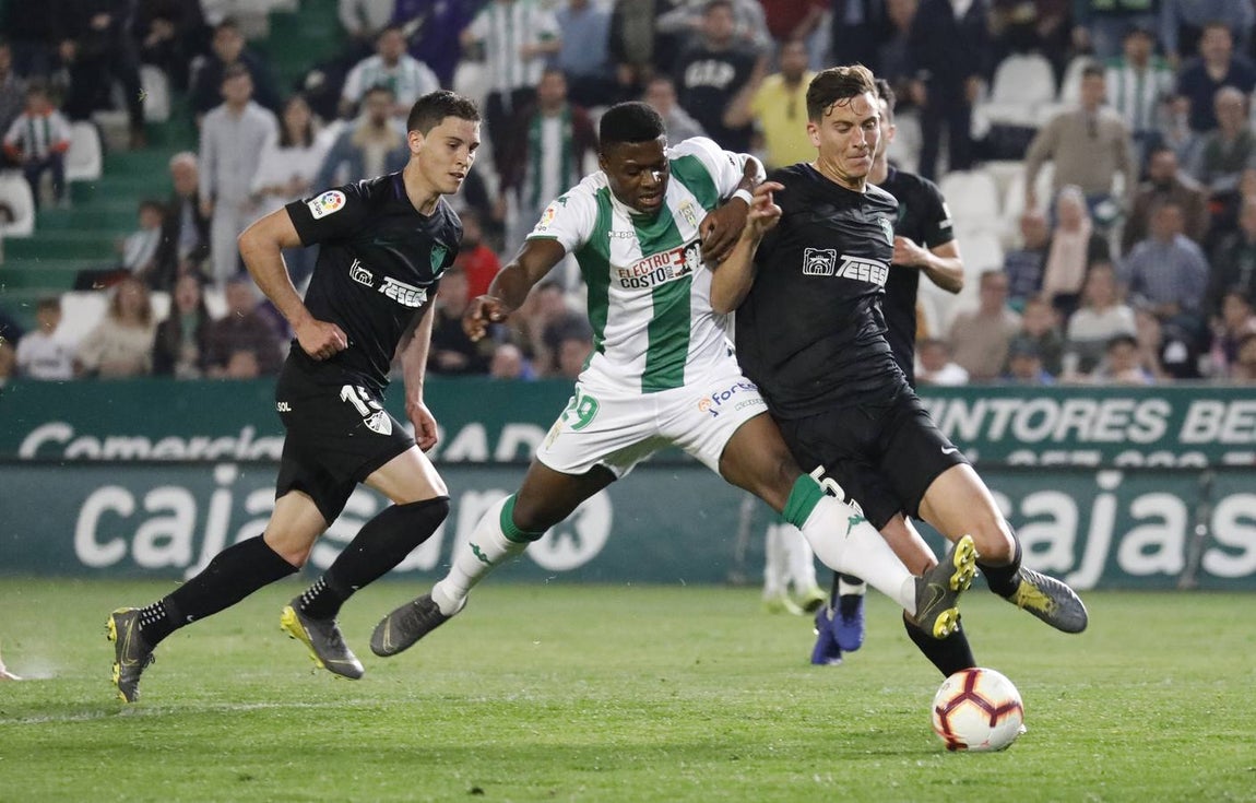 Las mejores jugadas del Córdoba-Málaga, en imágenes