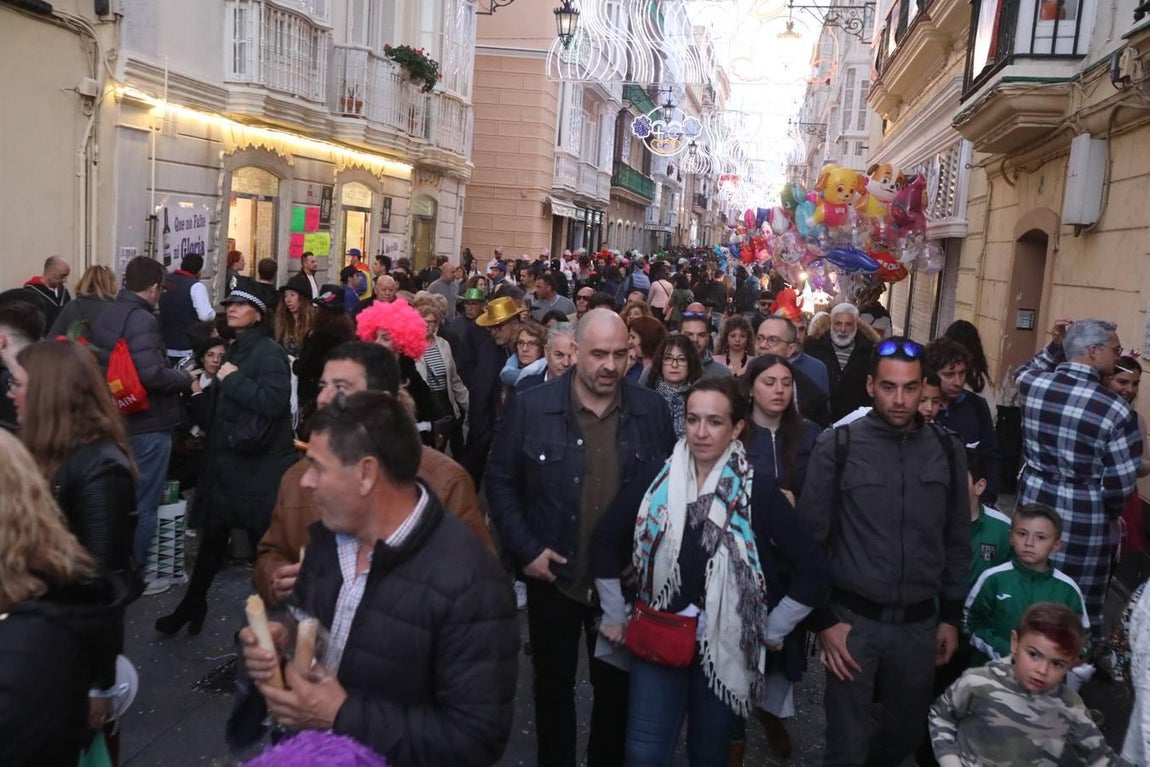 Fotos: Ambiente en las calles del centro en la tarde del sábado de Carnaval