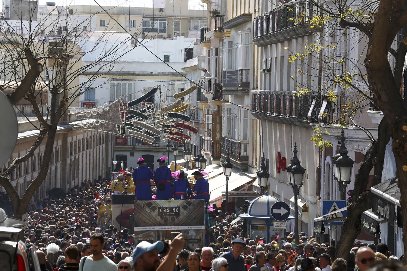 FOTOS: Los coros toman Cádiz en un segundo asalto