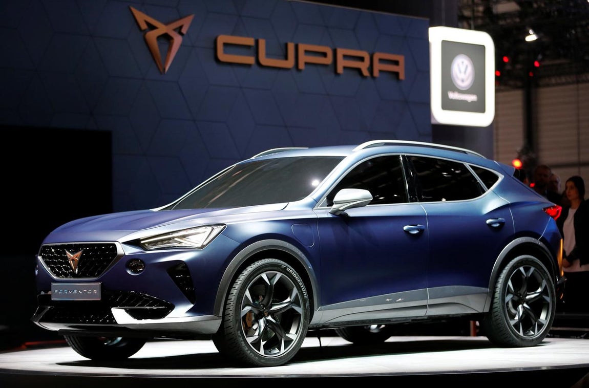 Cupra. La marca deportiva independizada de Seat ha presentado su primer híbrido enchufable, el Formentor, que podría ser fabricado en Martorell (Barcelona)