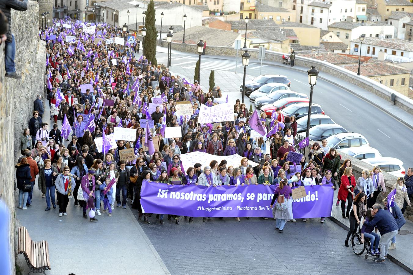 Multitudinaria manifestación en Toledo con motivo del 8-M