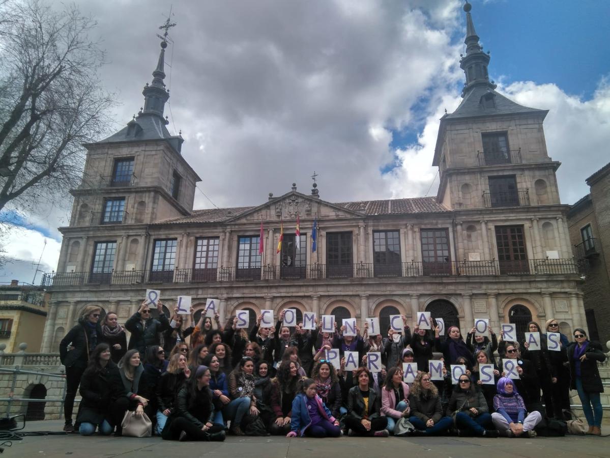 Las periodistas de la ciudad durante la manifestación. 