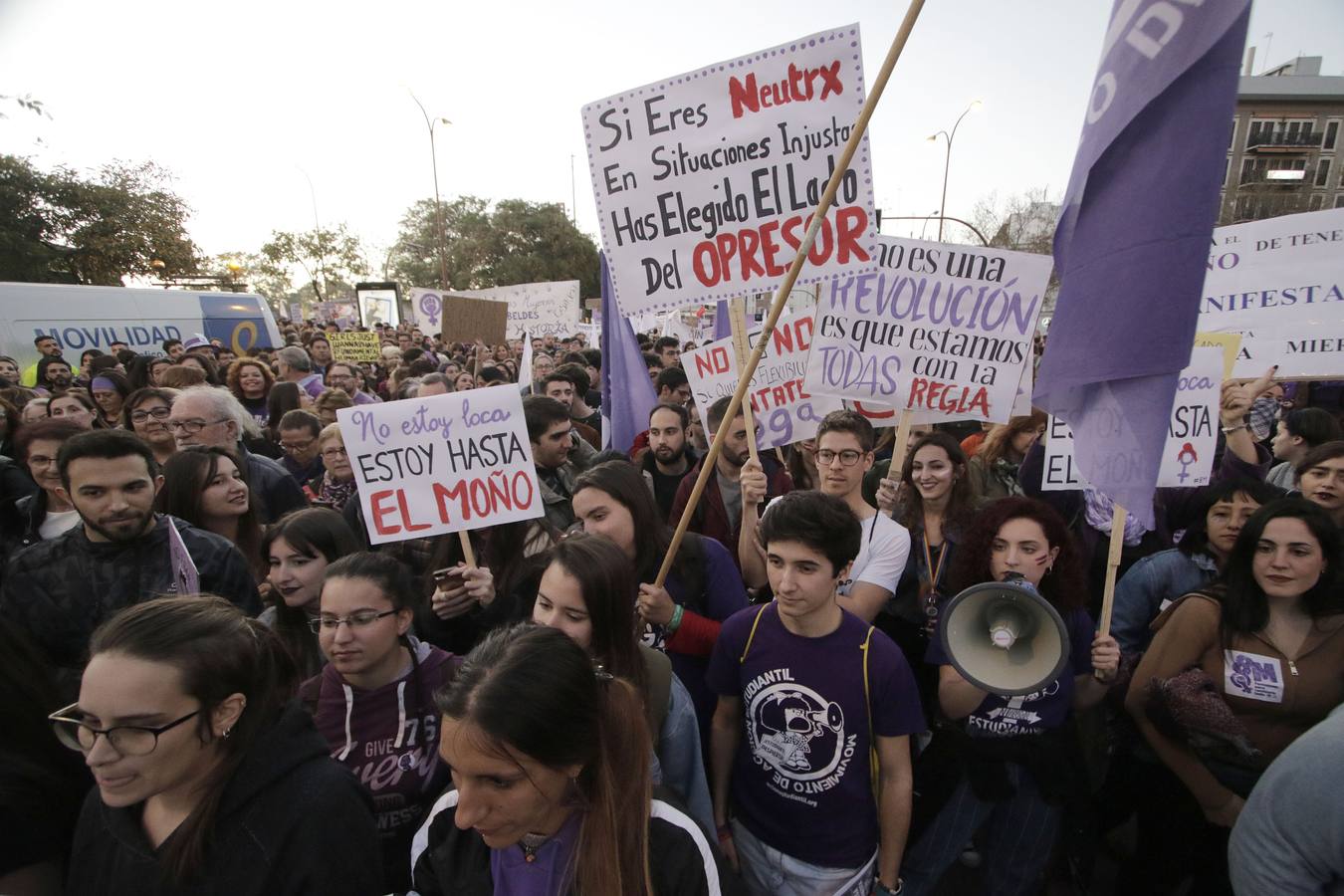 Fotogalería: Así fue la manifestación del 8M en Sevilla