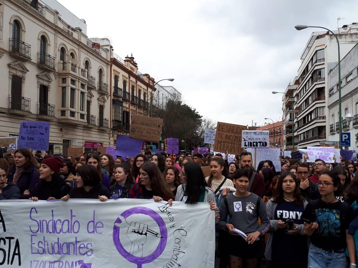 Fotogalería: Así ha sido la mañana del 8M en Sevilla