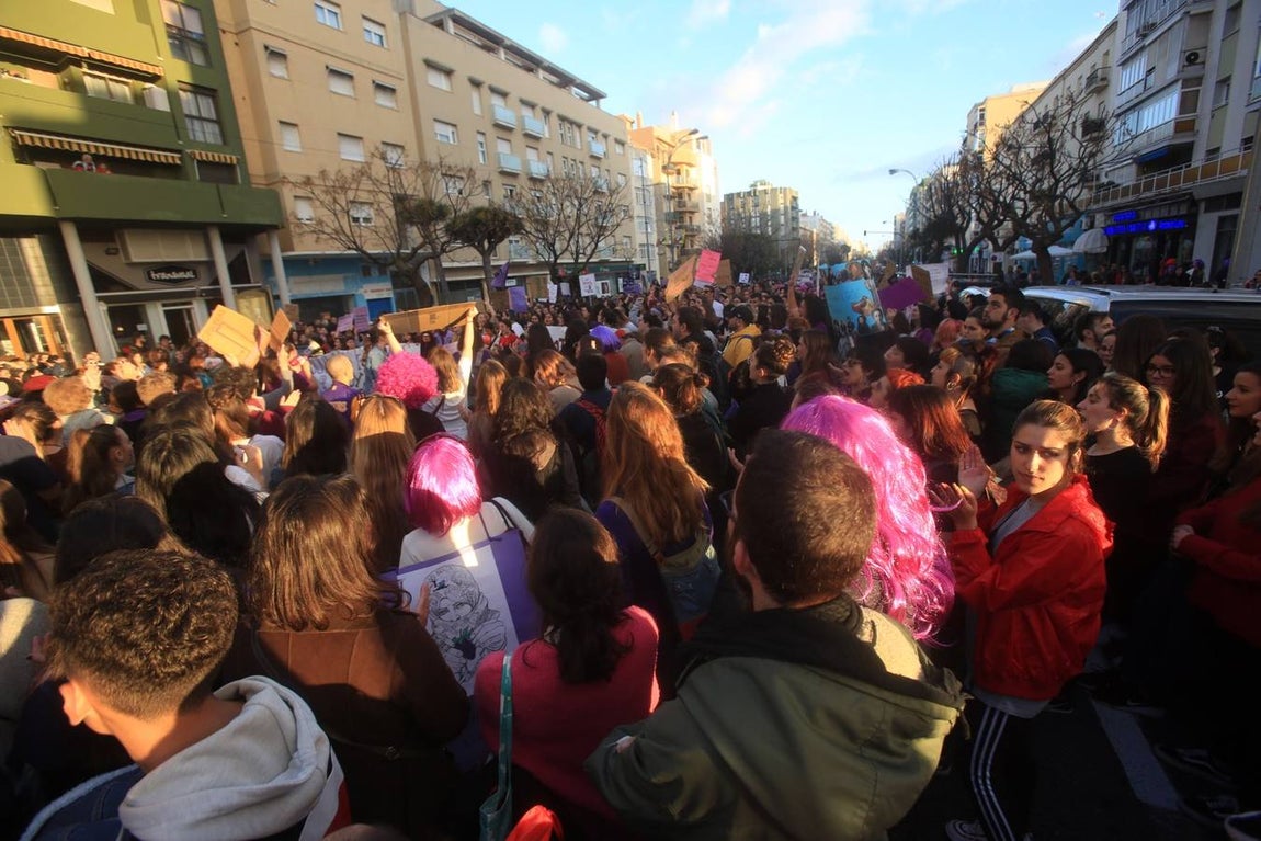 FOTOS: Las imágenes de la marcha del 8-M por Cádiz