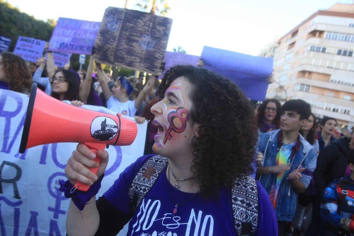 FOTOS: Las imágenes de la marcha del 8-M por Cádiz