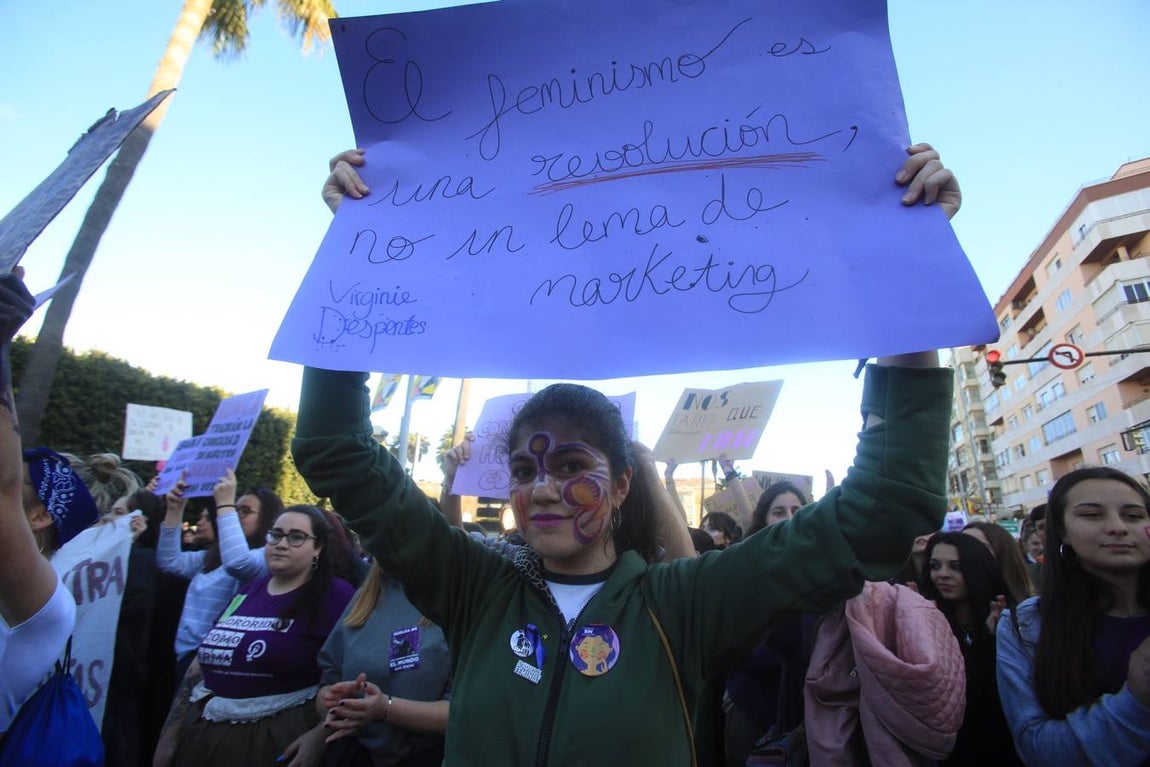 FOTOS: Las imágenes de la marcha del 8-M por Cádiz
