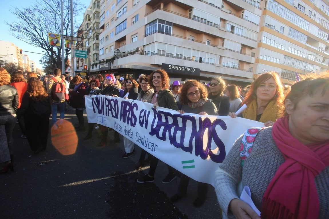 FOTOS: Las imágenes de la marcha del 8-M por Cádiz