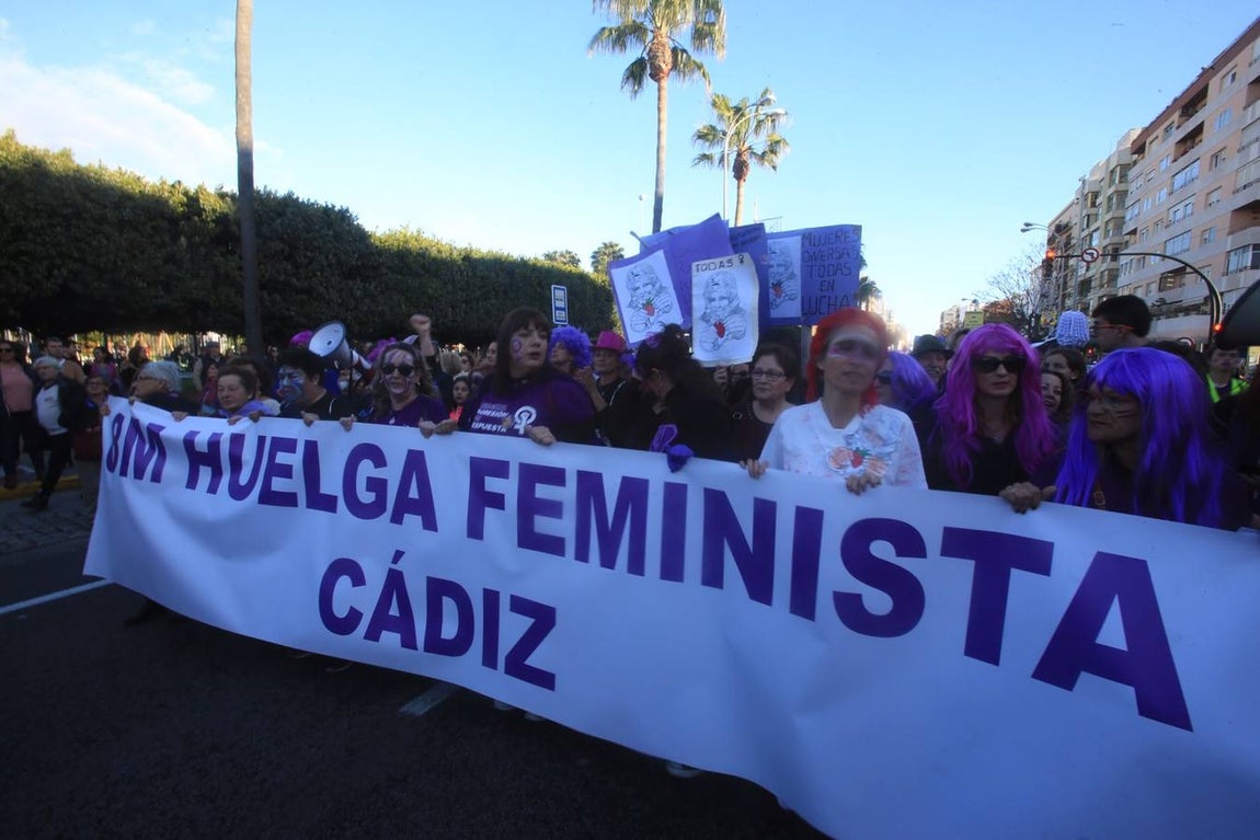 FOTOS: Las imágenes de la marcha del 8-M por Cádiz