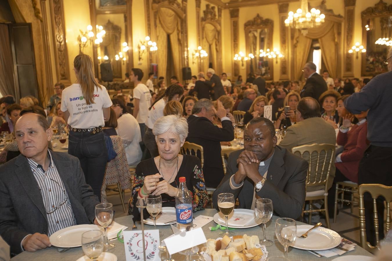 La comida solidaria de la Fundación Bangassou, en imágenes