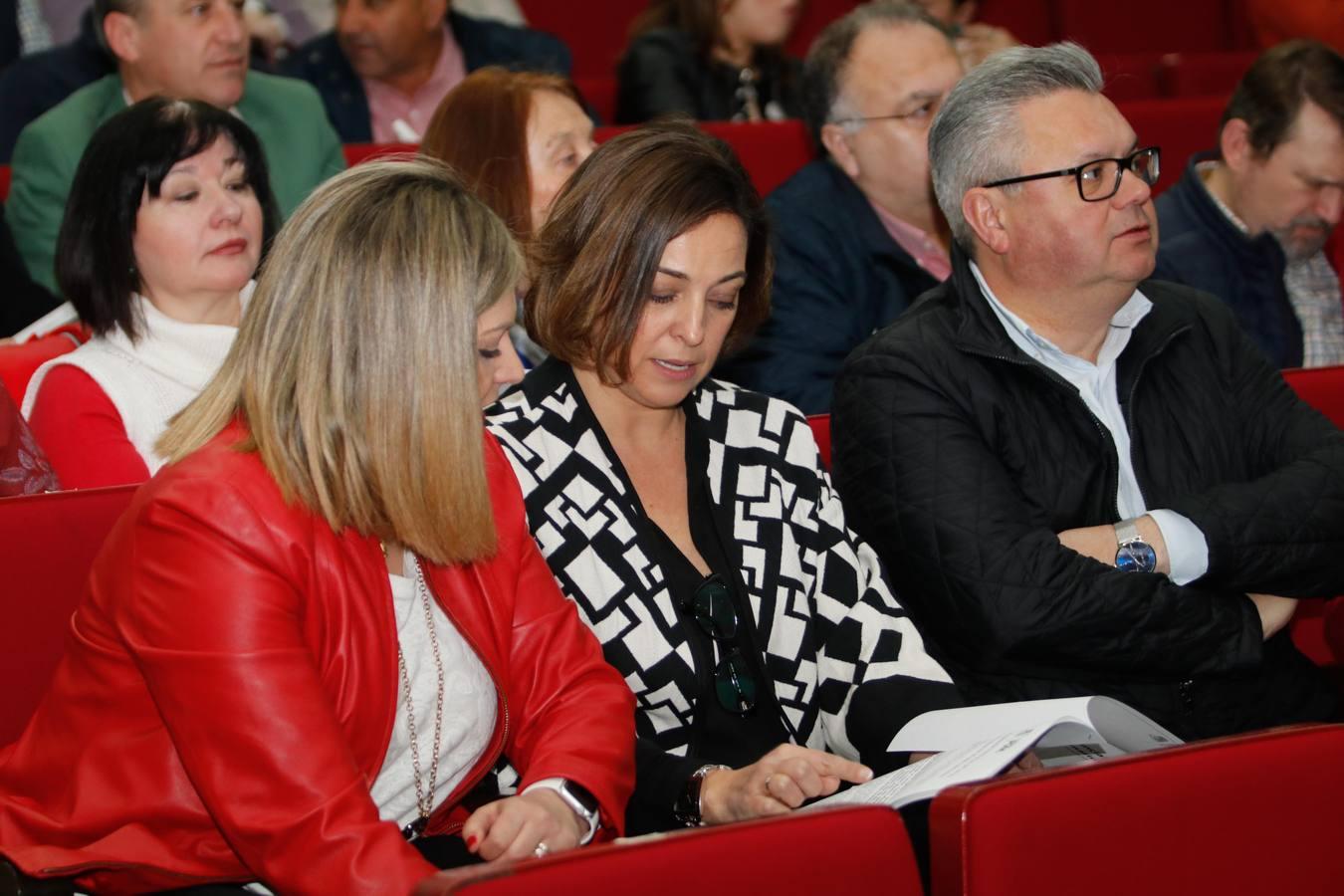 El tenso comité provincial de las listas del PSOE en Córdoba, en imágenes