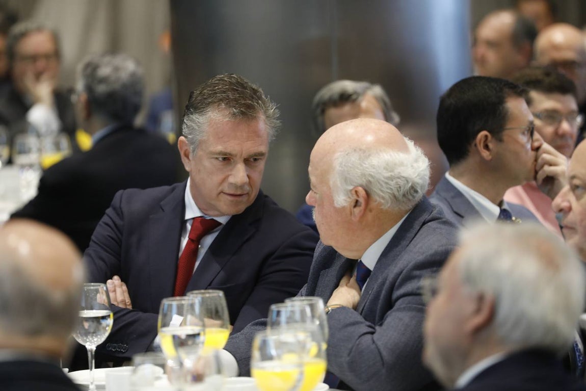 La charla del presidente de Abbott Laboratories España en Córdoba, en imágenes