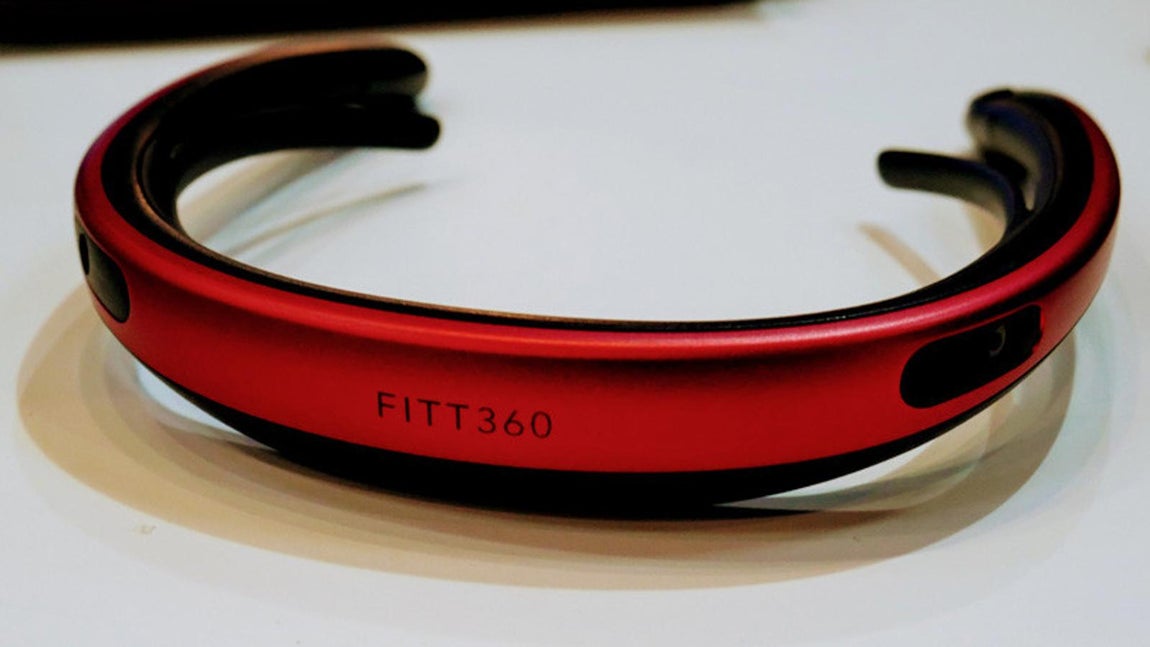 Fitt 360. Perdemos mucho tiempo en inmortalizar con la cámara de fotos, así que el nuevo Fitt 360 permitirá grabar en muy buena calidad cada paso que dar, de forma que ganarás tiempo y tendrás absolutamente todo en modo vídeo y fotografía. Es ideal para llevar colgado del cuello y su precio no alcanza los 700 euros.