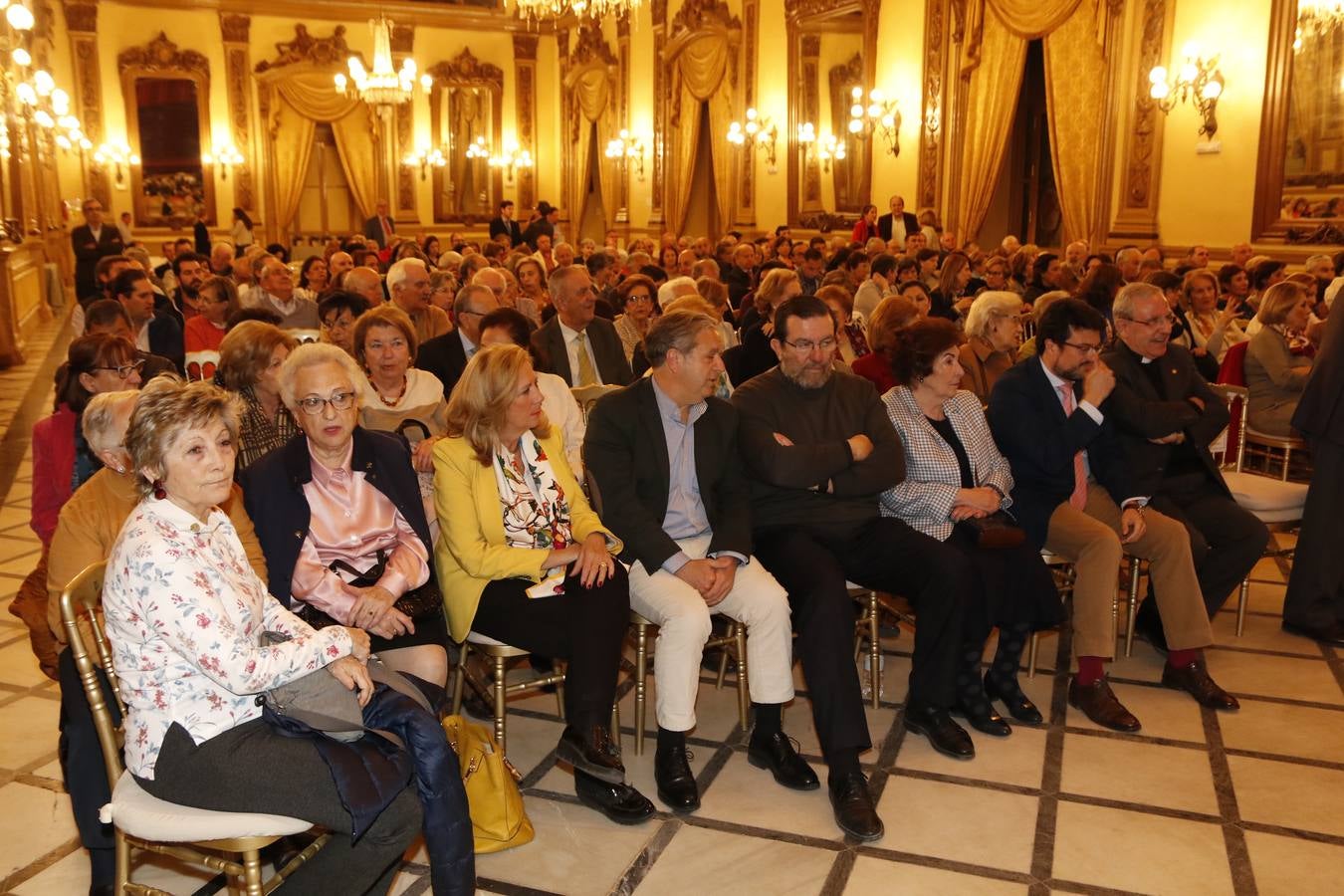 La conferencia de Gloria Lora en Córdoba, en imágenes