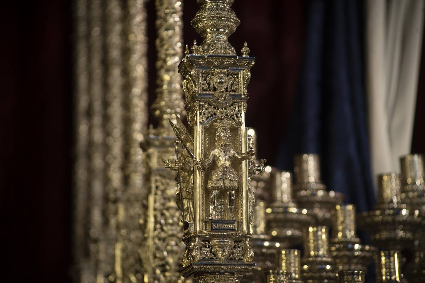 Galería de la Virgen del Rosario de la Hermandad de Montesión en su paso de palio