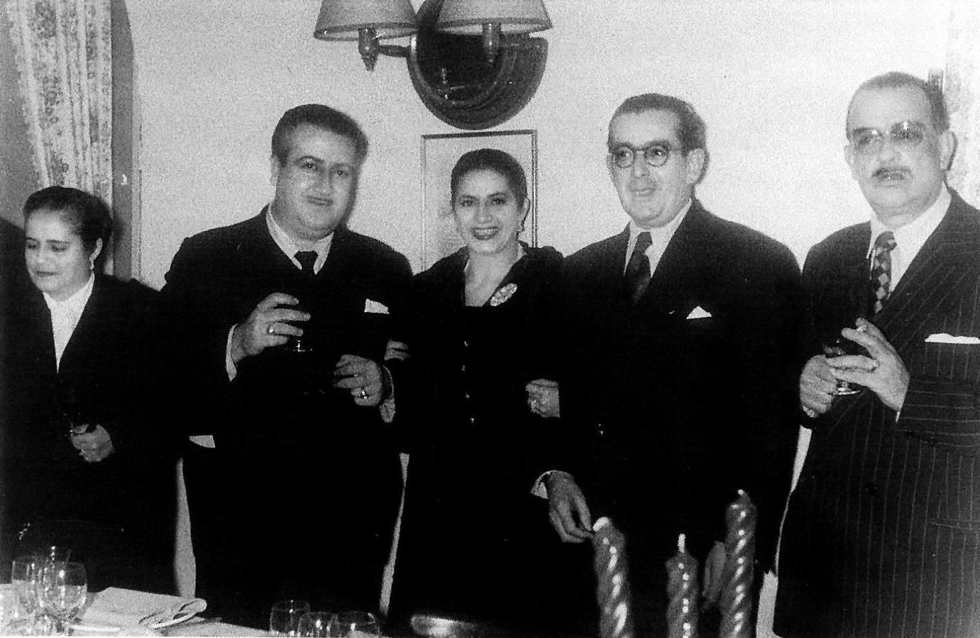 Juanita Reina con Manuel López Quiroga y Rafael de León