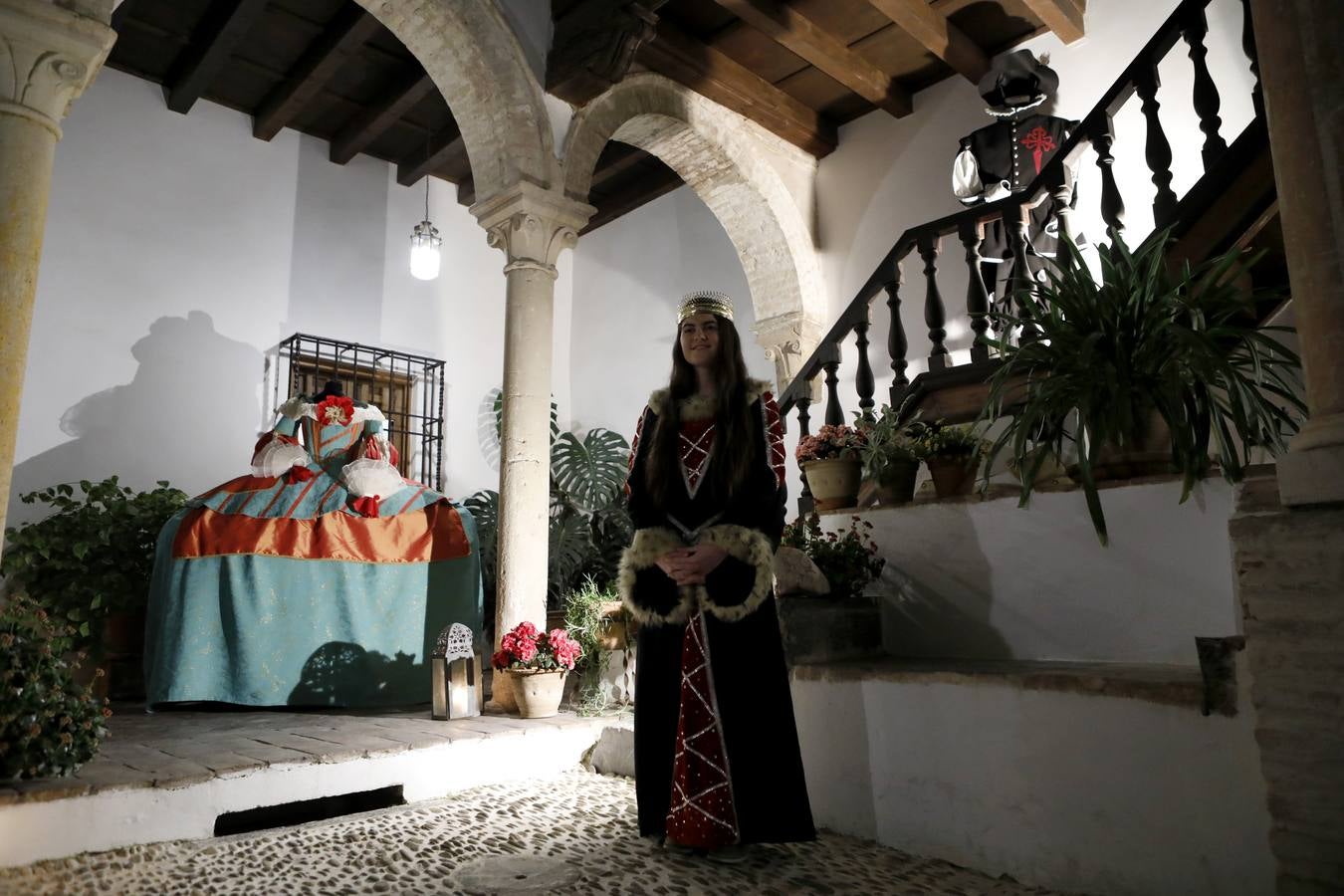 La exposición de trajes del Renacimiento en Córdoba, en imágenes