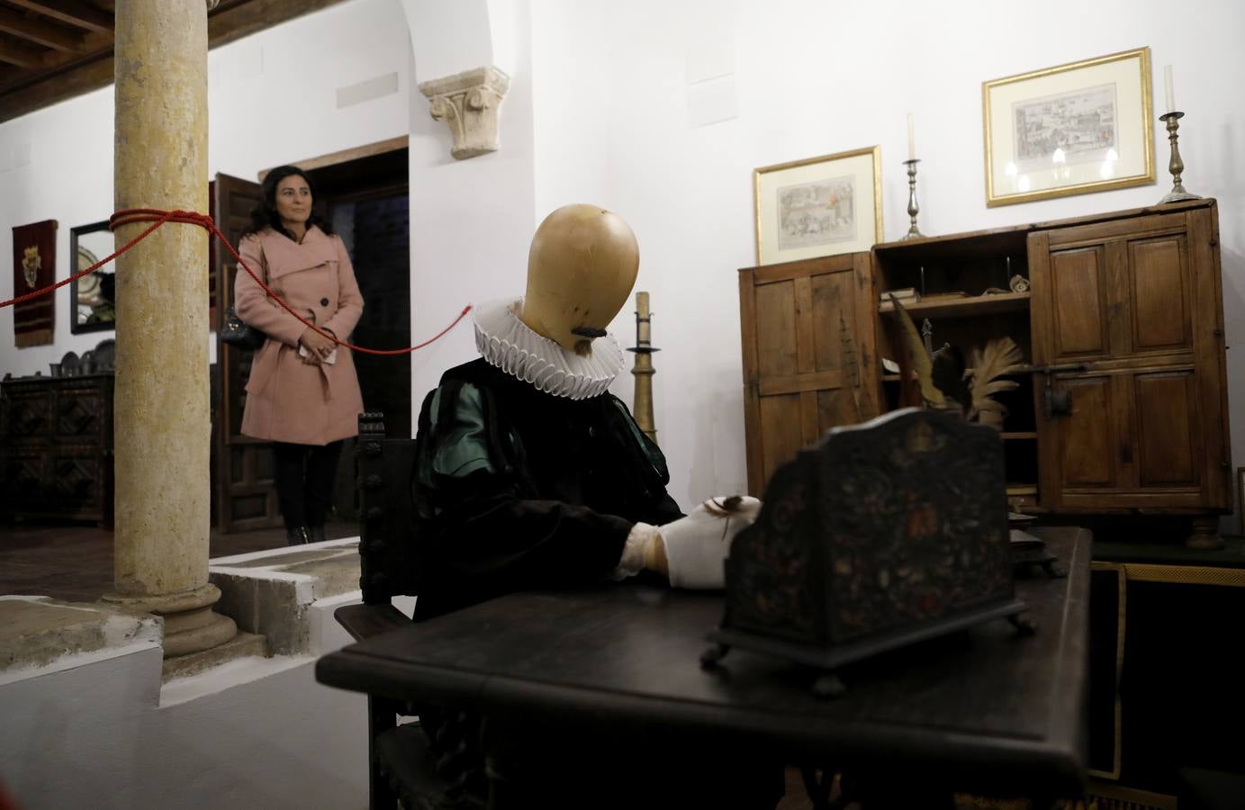 La exposición de trajes del Renacimiento en Córdoba, en imágenes