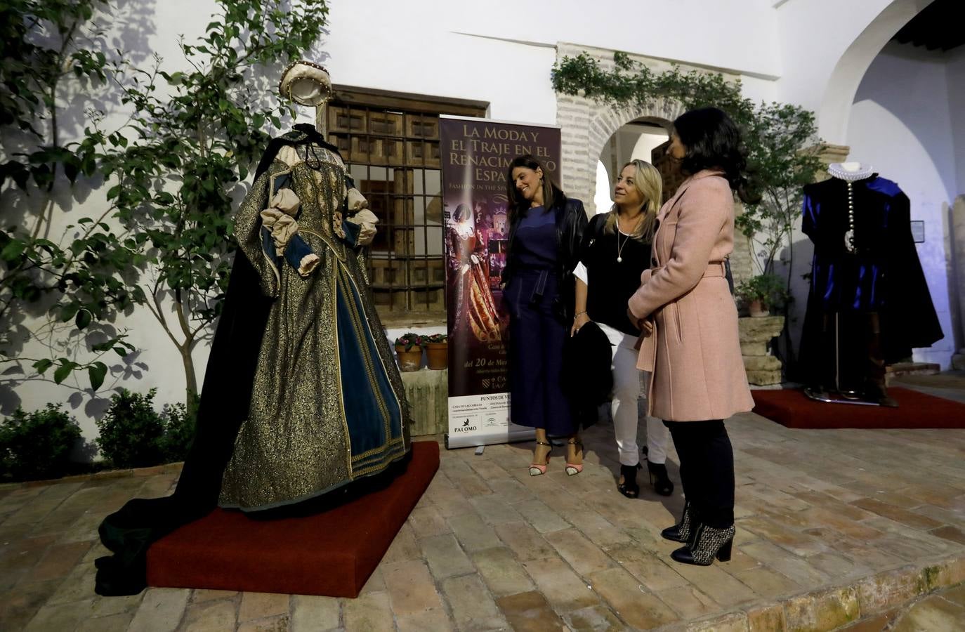 La exposición de trajes del Renacimiento en Córdoba, en imágenes