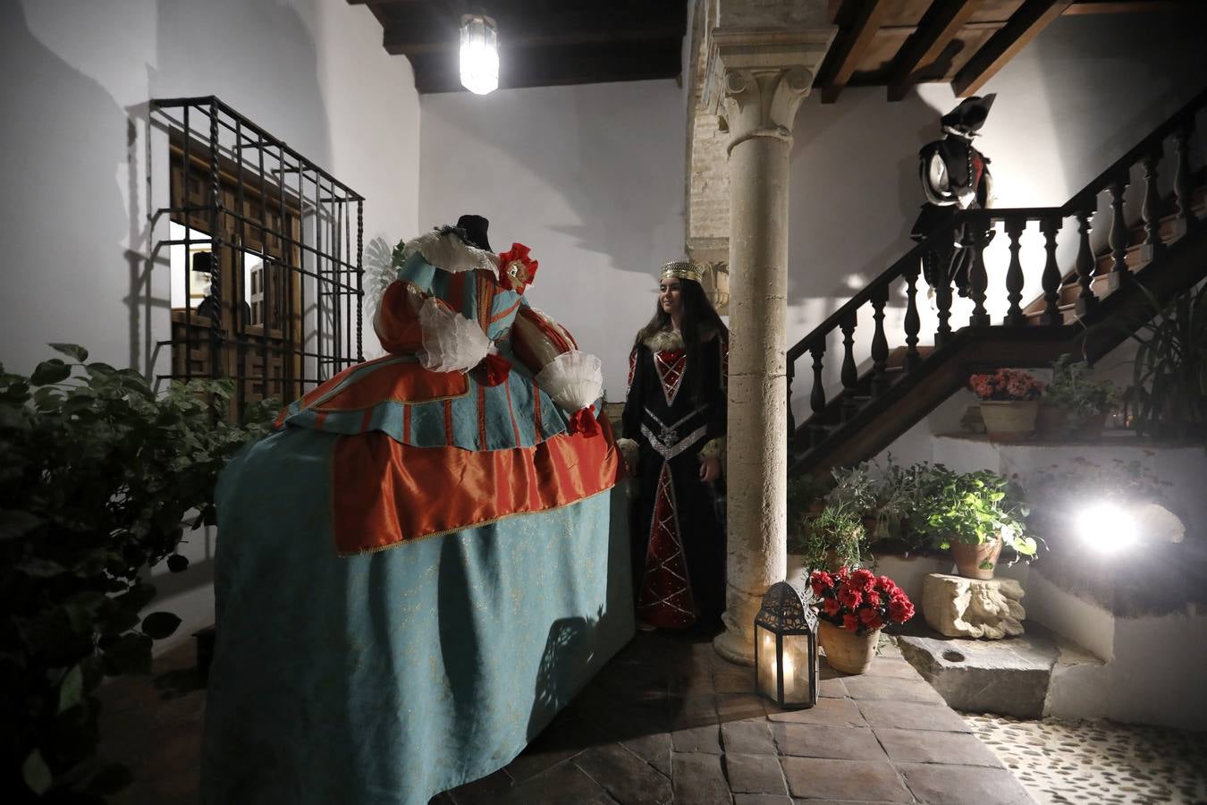 La exposición de trajes del Renacimiento en Córdoba, en imágenes