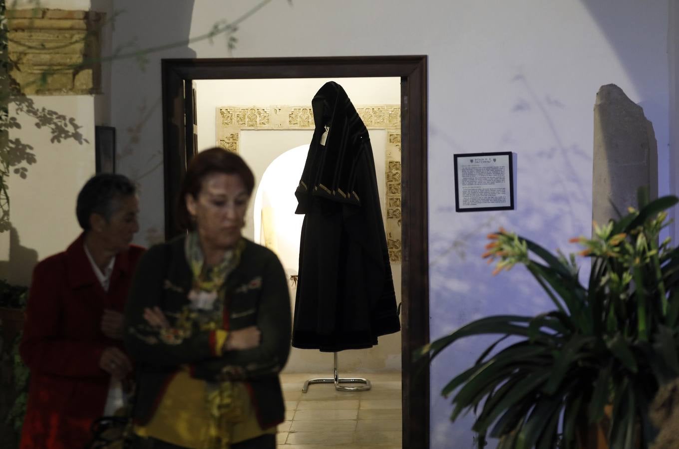 La exposición de trajes del Renacimiento en Córdoba, en imágenes