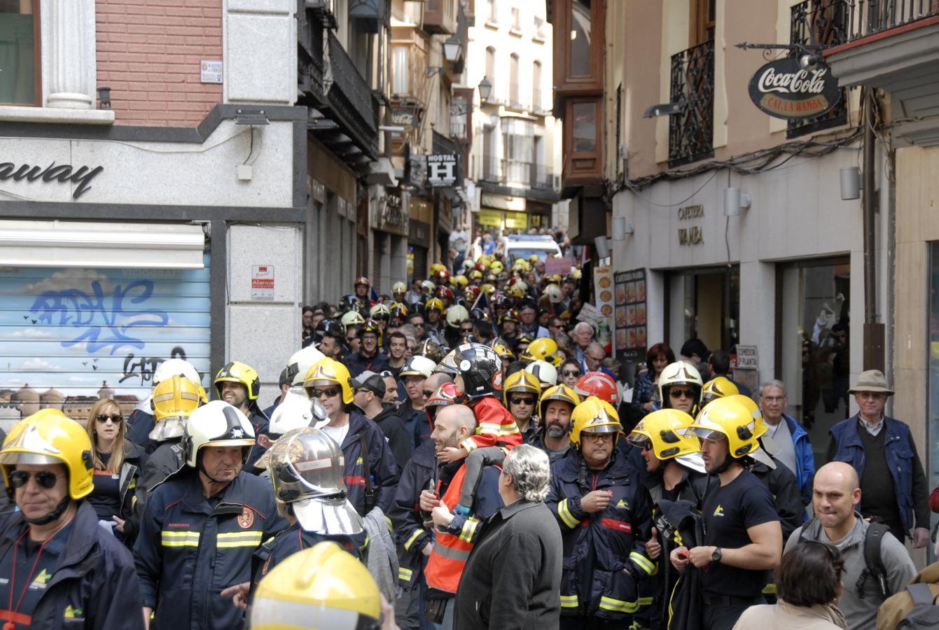 Los bomberos de la región protestan en Toledo