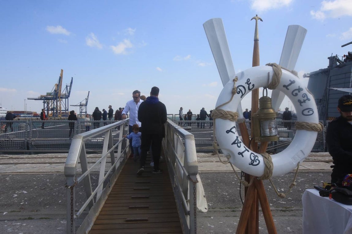 FOTOS: Homenaje de la Armada a la figura de Blas de Lezo en Cádiz