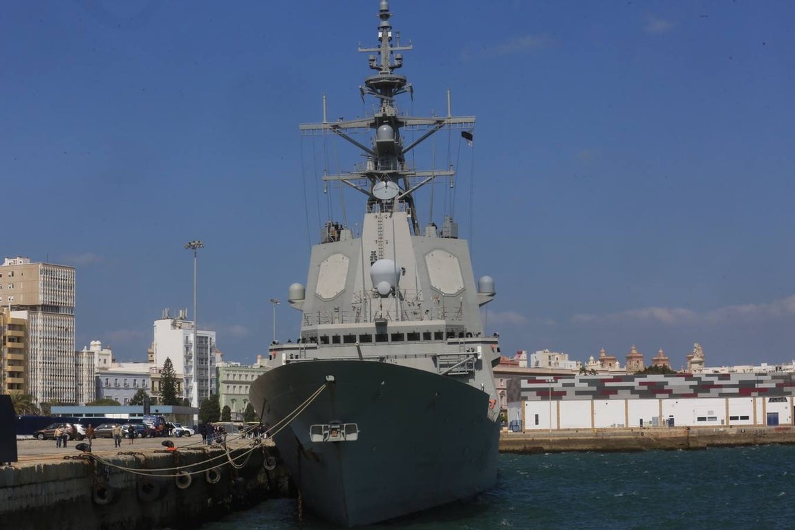 FOTOS: Homenaje de la Armada a la figura de Blas de Lezo en Cádiz