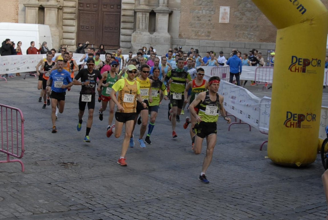 Rafael Martínez-Almeida y Cristina Paloma se alzan con la victoria en la II Media Maratón Toledo
