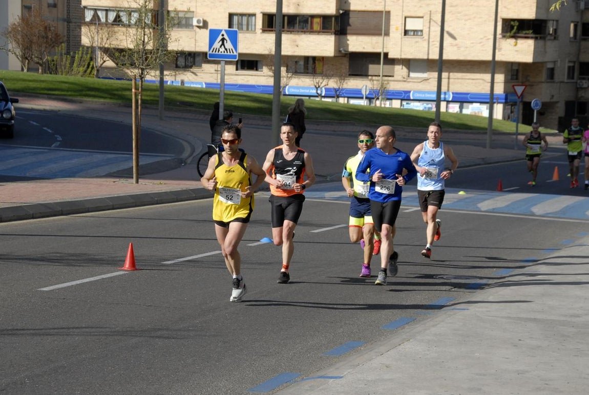 Rafael Martínez-Almeida y Cristina Paloma se alzan con la victoria en la II Media Maratón Toledo