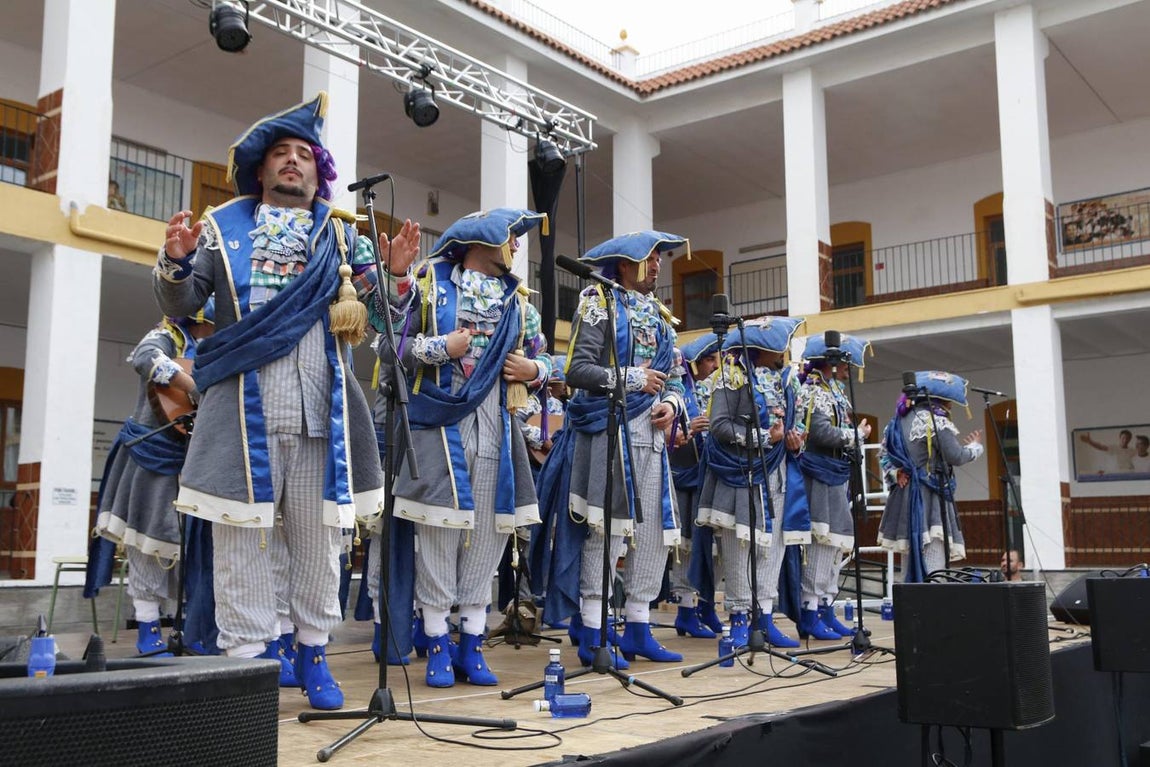 El desembarco del Carnaval de Cádiz en Salesianos, en imágenes